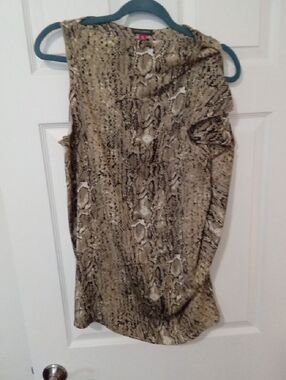 Vince Camuto Beige and Black Snake-Print Shell Size 10